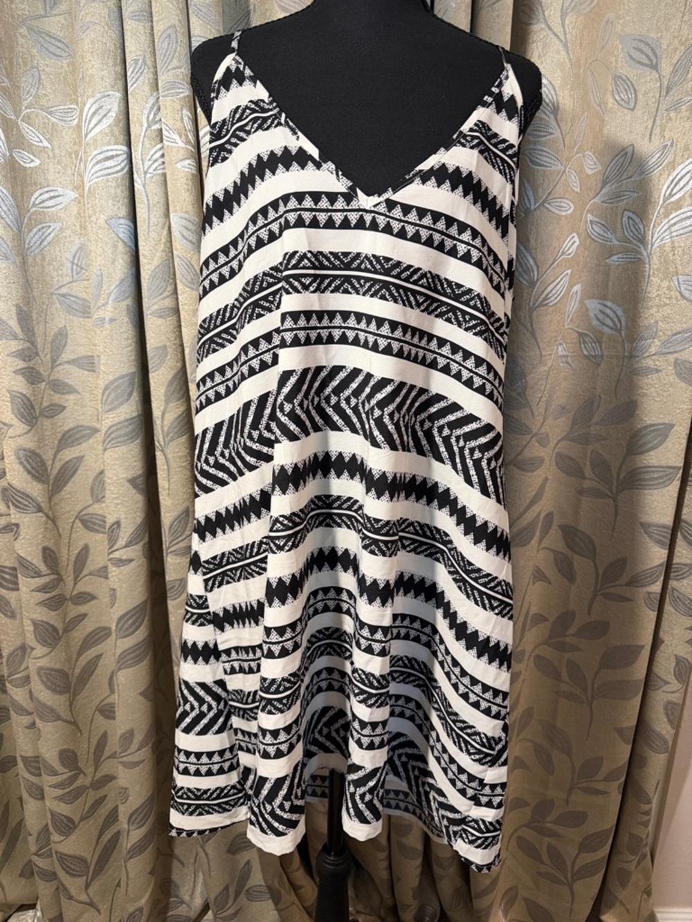 SHEIN Black and White Geometric Mini Dress